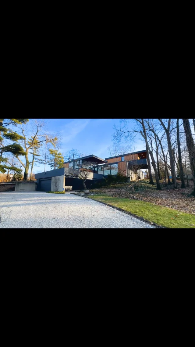 #newlisting in Dayton, Ohio by architect William Morris.  Link to listing in bio. 📲 Arlen @ 513-886-7840. #cincinnatimodern
